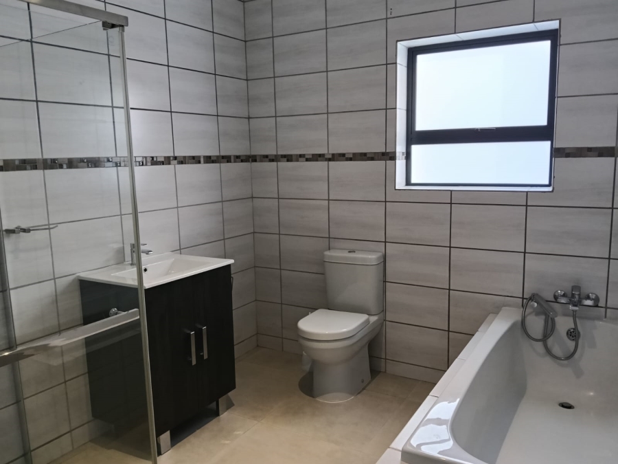 4 Bedroom Property for Sale in Berghof Western Cape